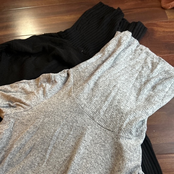 Bundle of 2 Turtle Neck Pull On Sweaters Size Large - Picture 1 of 5